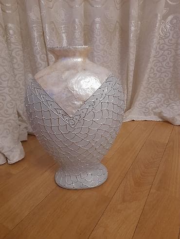 kusen gul: Bir vaza, Keramika — 2