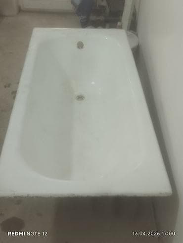 hamam ucun moydadir: Ağ rəngli vannə qabı - Material: emallı polad (vizual olaraq ağır və — 1