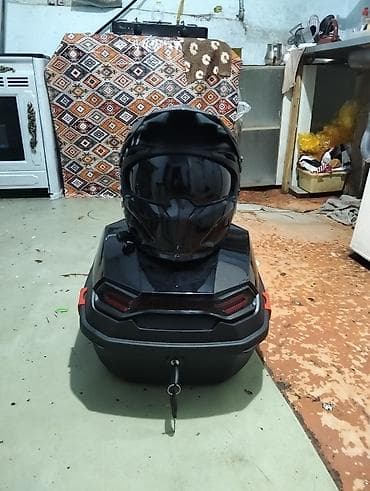 Moped/Motosiklet aksesuar dəsti - Tam üzlü qara kask: Aerodinamik — 2