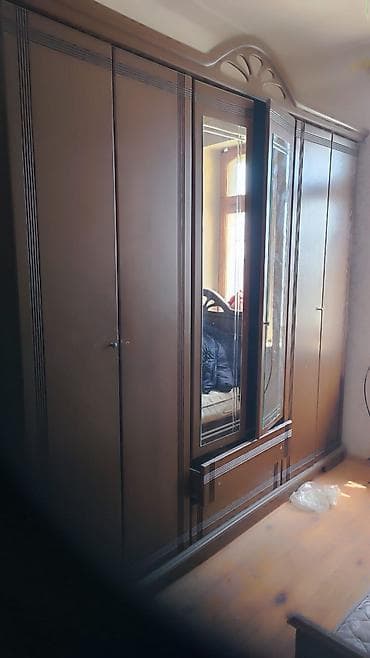 Gözəl Təmiz Qoz Ağacı 6 Qapılı Dolab, Güzgülü çox gözəl Keyfiyyətli — 1