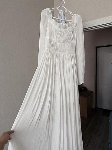 Uzun ağ paltar - Stil: romantik/klassik, maxi uzunluq - Yaxa: açıq