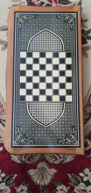 qədim əşyaların alışı: Nərd taxta Istifadə edilmediyi üçün qurd düşmüşdü. Qurdu tapib — 6