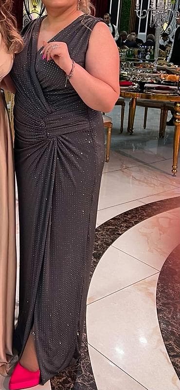 Zərif gecə/libas – tünd boz rəngdə, parıltılı daş naxışlı. 2dəfə lalafo.az -da Zərif gecə/libas – tünd boz rəngdə, parıltılı daş naxışlı. 2dəfə