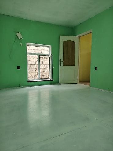 Otaqların satışı: 2otaq 1 kukna həyəti var həyətə maşın girir suyu işıqı interneti — 4