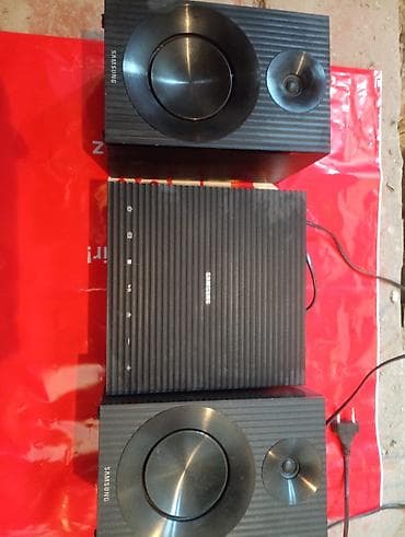 samsung e200: Samsung mini musiqi mərkəzi (2.0 stereo) Komplekt: - Mərkəzi blok - 2 — 4