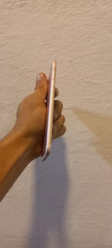 iphone 11 pro max ekran: IPhone 7 Plus, 32 GB, Rose Gold, Barmaq izi — 4