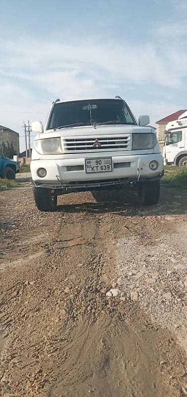 Mitsubishi Pajero Pinin: 1.8 l | 1999 il Krossover