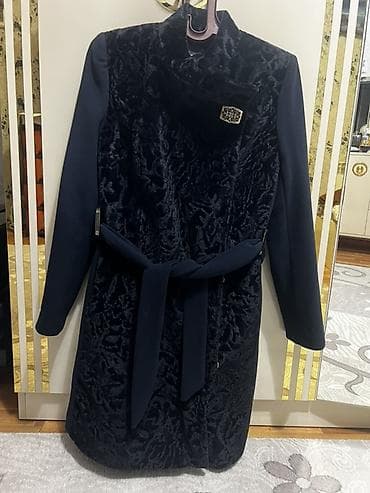 Qadınlar üçün qara rəngli şık palto - Material: Ön və arxa hissədə