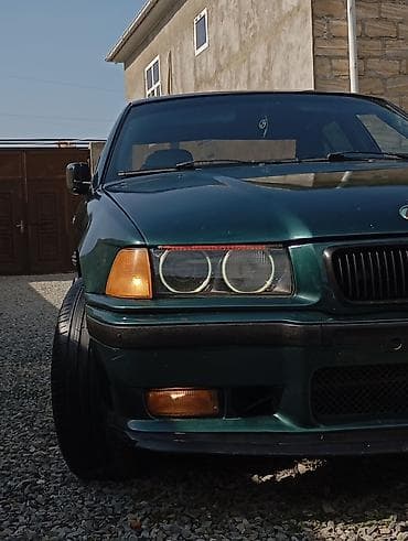BMW 3 series: 1.8 l | 1996 il Sedan