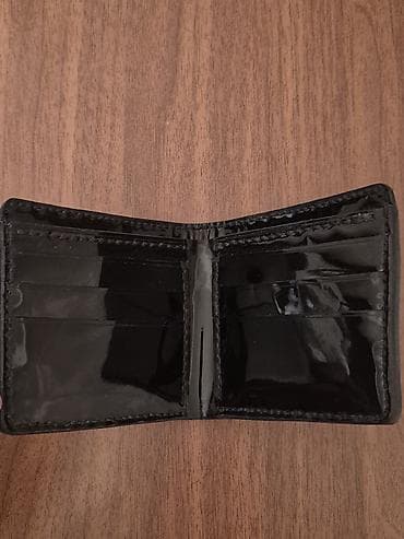 sumkalar kisi ucun: Qara rəngli kişi cüzdanı - Material: parlaq (laklı) səthli süni dəri — 2