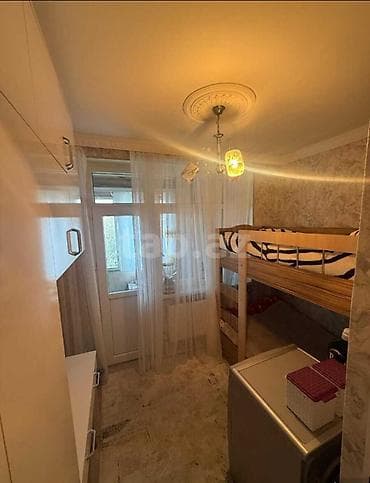 qusarda ev satisi: Sumqayit 12 mikrarayon, poctun arxasi. 5 in 2si. 1 otaq.kondisioner — 3