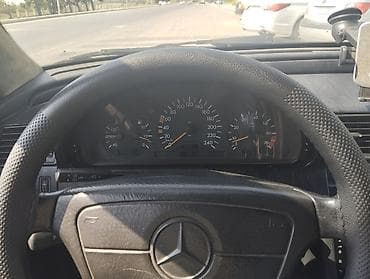 Mercedes-Benz C 180: 1.8 l | 1999 il Sedan — 2