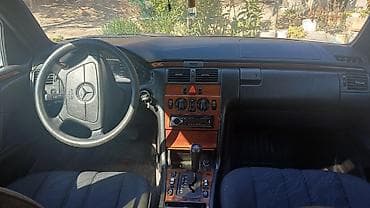 mercedes 2.0 dizel motor: Mercedes-Benz E 200 (W210) sedan - Kuzov: 4 qapılı sedan, gümüşü rəng — 5