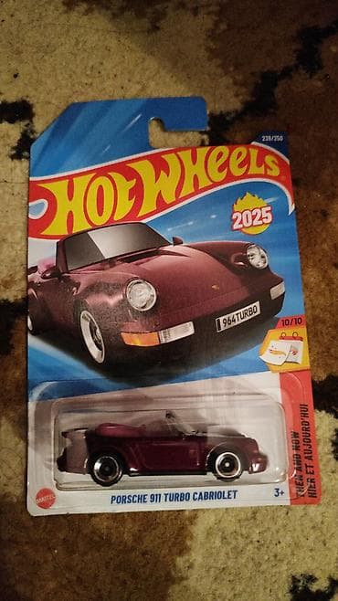 Hot Wheels Porsche kolleksiyası – 3 ədəd 31 azn - ’96 Porsche Carrera — 4