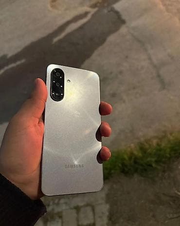 samsung a3 2017: Samsung Galaxy A17, rəng - Gümüşü — 2