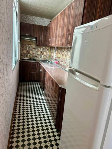 bine qesebesinde ev: Sabunçu rayonu,Razin,Asan xidmətin yanında,9 mərtəbənin,1-ci — 5