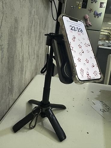 one blade: REMAX Mini Pocket Magnetic Selfie Stick + Tripod - Material — 2