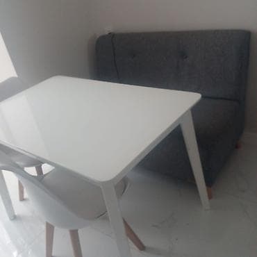 balaca masalar: Kuxna masa dəsti satılır.1 masa,divan və 2 stul.Hamisi birlikdə — 2