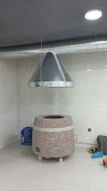 cay evi avadanlıq: Mozaika ilə örtülmüş dairəvi təndir. Restoran və ya ev şəraitində — 1