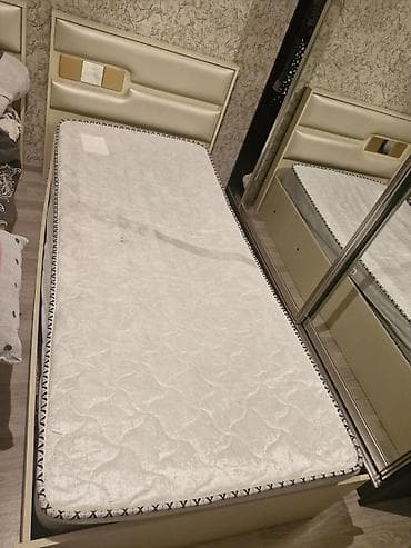 tek kravat sekilleri: Təknəfərlik çarpayı, Matras ilə — 2