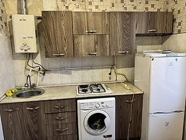 28 may: Salam.28 may metrosuna 5 dey mesafede otaq yoldaşı axdarılır.evde — 3