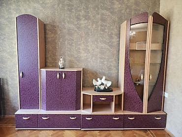 Mebel: Qonaq otağı üçün zövqlü və funksional mebel dəsti. Dəst bir neçə — 1