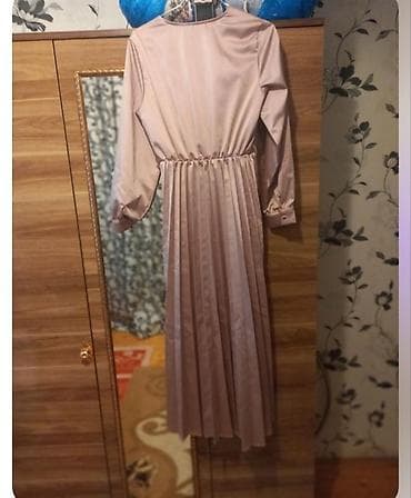 Cinslər: - Məhsul: Qadın geyim dəsti – 2 fərqli don 1) Pudra rəngli uzun don - — 1