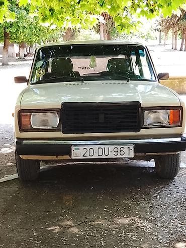vaz 2107 abirsofka: VAZ 2107 sedan - Korpus: Klassik “07” kuzovu, bej rəngli, xrom ön — 1