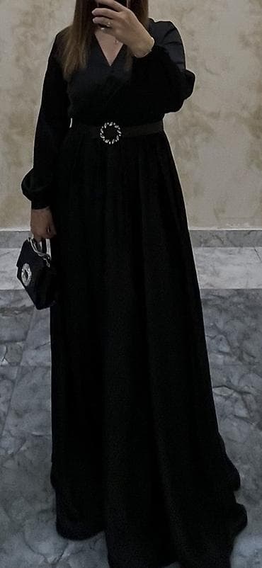 Qara uzun ziyafət/libas - Rəng: tamamən qara - Model: uzun, yerə