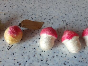 Yolka işıqları: Sovetin yeni il iqruşkaları. Təsvir: - Material: preslənmiş pambıq və — 4