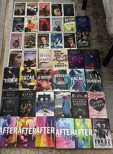 bas gitara: Müxtəlif mövzulu kitab kolleksiyası təklif olunur. Bu dəstdə psixoloji — 1