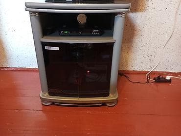 Düz TV altlığı, Polkalı, Şüşəli