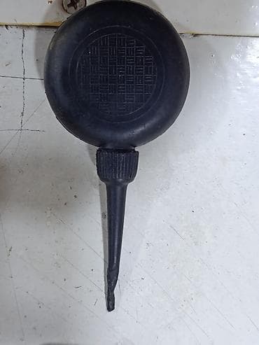 qedmi pullar: Məhsul: Mexaniki tikiş maşını (əl qolu ilə) Təsvir: - Klassik — 6