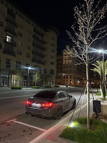 ucuz bmw: BMW 5 Series (F10) sedan - Kuzov: qara rəng, 4 qapı, M-stil — 2