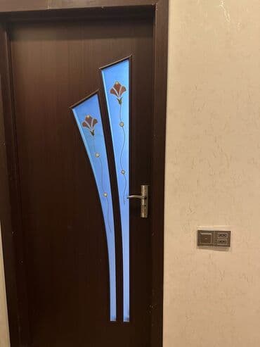 3 eded xoncali taxda qapi lazimdir: Hundurluk 2 metr hamisinda qapilar 5 ededdir. Susesiz qapilar hamam — 1