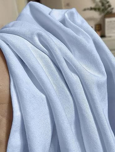 100% pambıq. Keyfiyyətli, gözəl məhsuldur. Endirimli qiymətə satılır