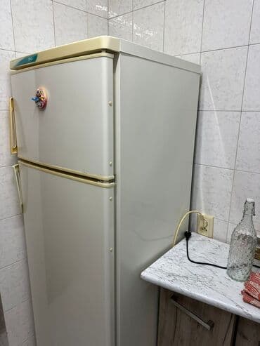 iki kameralı soyuducu: Stinol iki qapılı soyuducu - Üst kamera: dondurucu, rəfli quruluş — 2