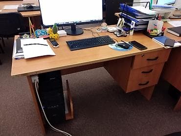 Ofis masaları: İşlənmiş, İşçi üçün, Dördbucaq masa — 4