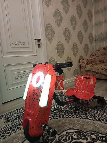 Uşaq üçün elektrikli drift skuter – “Hörümçək Adam” dizaynı - Parlaq — 1