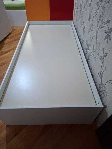 qəlyan alfa: Ağ rəngli tək nəfərlik çarpayı çərçivəsi - Minimalist dizayn, düz — 2