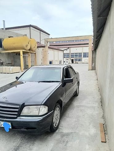 49 cc motor: Mercedes-Benz C-Class: 2.2 l | 1995 il Sedan — 3
