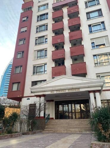 xacmazda tecili satilan evler: 5 otaqlı, Yeni tikili, m. Elmlər Akademiyası, 224 kv. m — 5