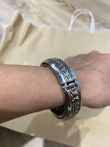 tək qaş: Qolbaq dəsti - Model 1: Gümüşü rəngdə sərt qolbaq, üst hissəsi xırda — 4