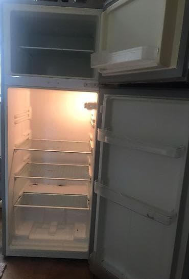 xaladenik satisi: Soyuducu tam işlək vəziyyətdə ev boşaldılır deyə satılır 250 azn — 2