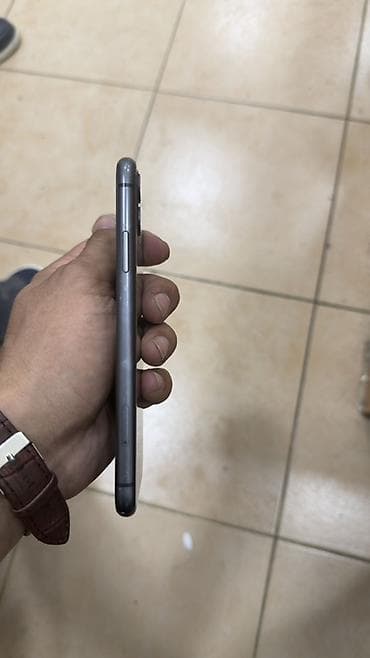 ipone şirvan: IPhone 11, Qara — 3