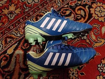 Salam.Bu futbol ayaqqabısıdır.Çox az istifadə olunub.35 manata alınıb — 4
