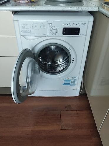 dikis masini: Indesit önyükləməli paltaryuyan maşın - Yük həcmi: 6 kq - Enerji — 2