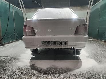 niva şini: Avtomobil: Sedanın kompakt sinfi Rəng: Ağ Kuzov: 4 qapılı sedan — 7