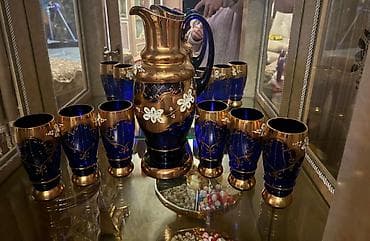 Zərif bəzəkli şüşə dəst - Tərkib: 1 ədəd sürahi və 8 ədəd stəkan -