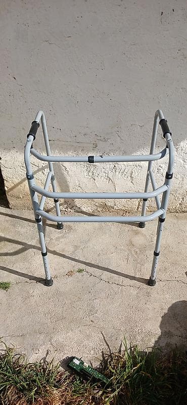 Gəzinti üçün dəstək çərçivəsi (walker) - Material: yüngül metal